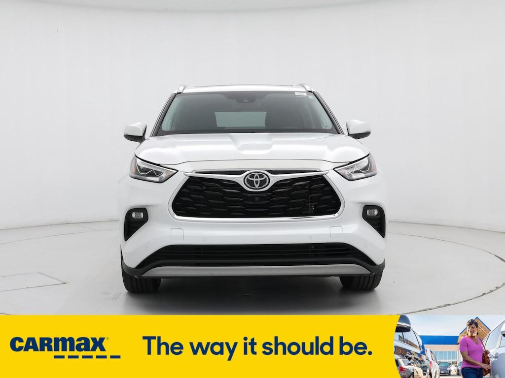 used 2022 Toyota Highlander car, priced at $47,998