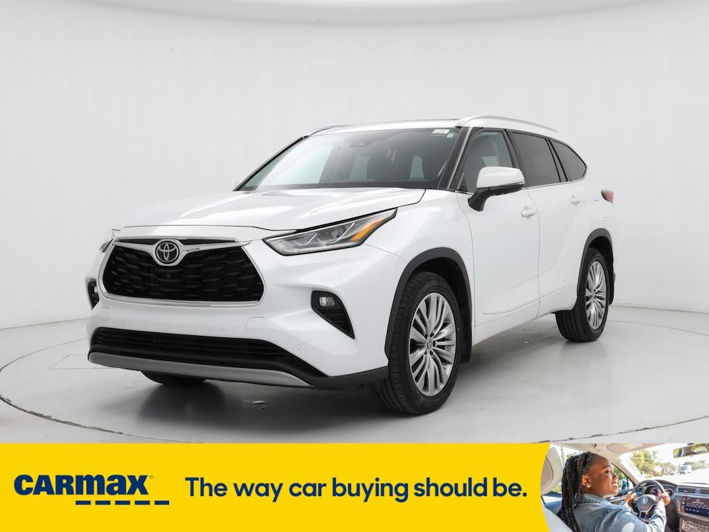 used 2022 Toyota Highlander car, priced at $47,998