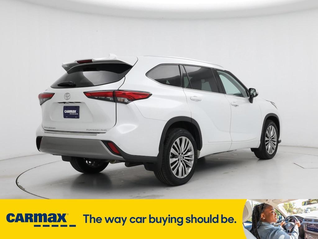 used 2022 Toyota Highlander car, priced at $47,998