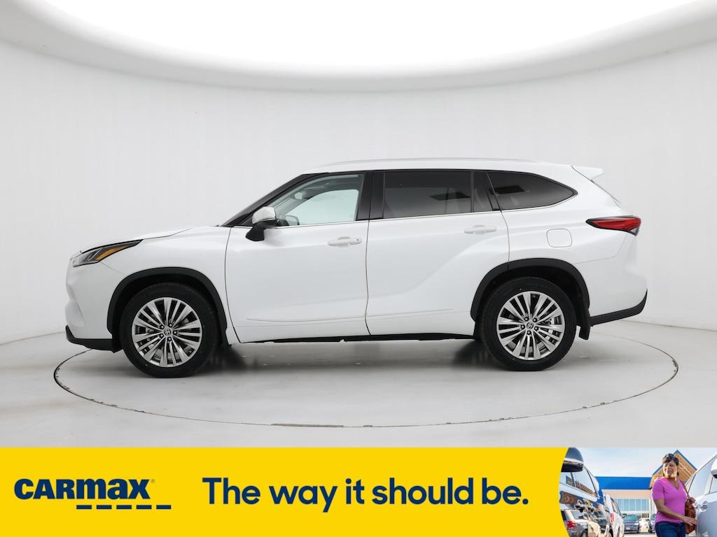 used 2022 Toyota Highlander car, priced at $47,998