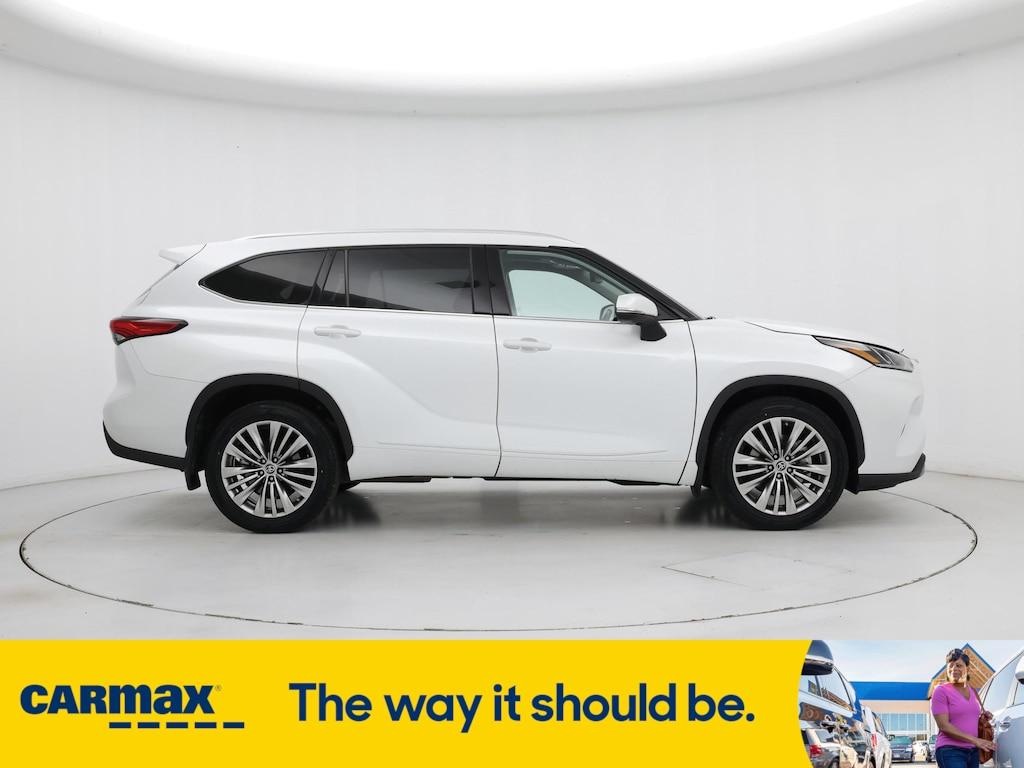 used 2022 Toyota Highlander car, priced at $47,998