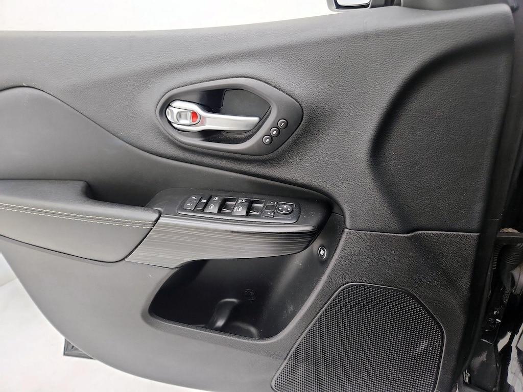 used 2015 Jeep Cherokee car, priced at $15,998