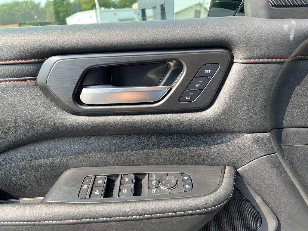 new 2025 Nissan Armada car, priced at $77,098