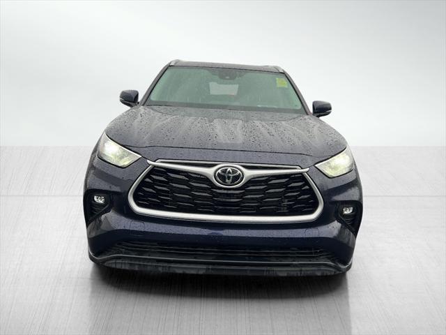used 2023 Toyota Highlander car, priced at $38,488