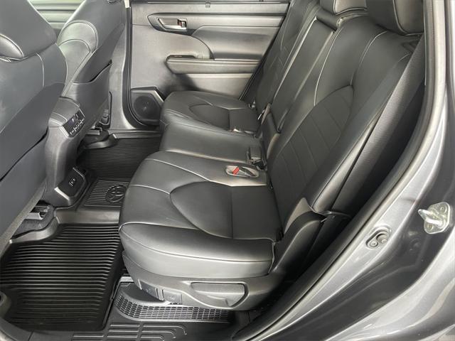 used 2020 Toyota Highlander Hybrid car, priced at $32,495