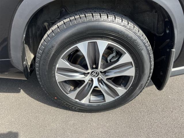 used 2023 Toyota Highlander car, priced at $38,888