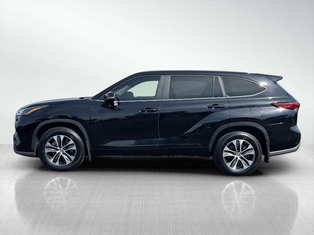 used 2023 Toyota Highlander car, priced at $38,888