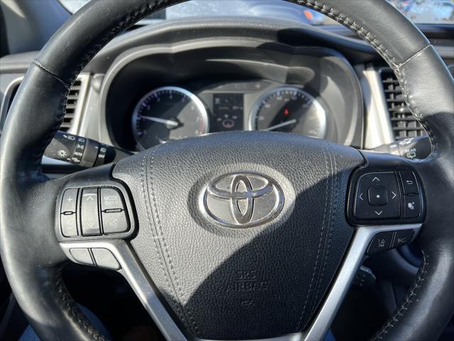 used 2019 Toyota Highlander car, priced at $26,488