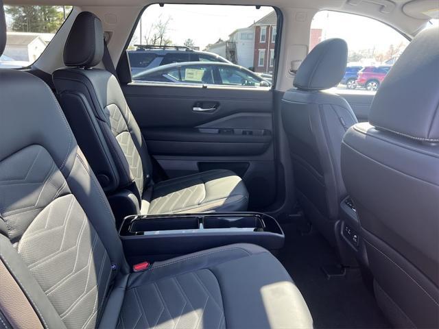 new 2025 Nissan Pathfinder car, priced at $50,305