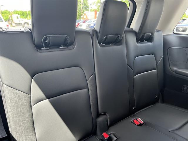 new 2025 Nissan Pathfinder car, priced at $44,024