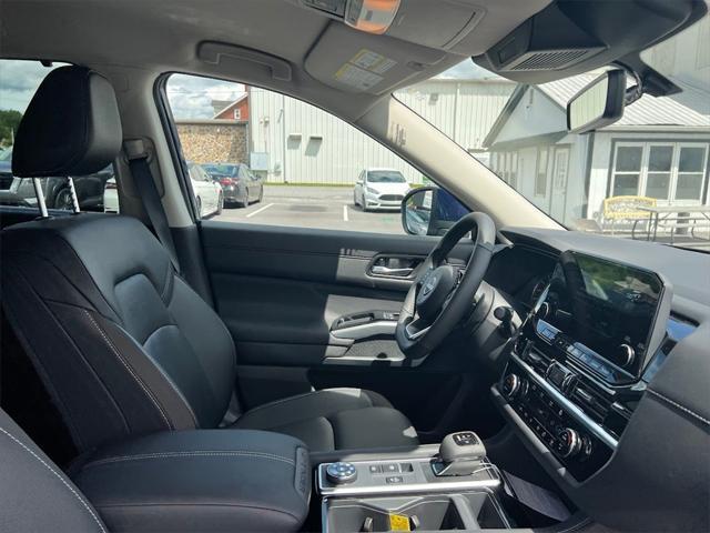 new 2025 Nissan Pathfinder car, priced at $44,024