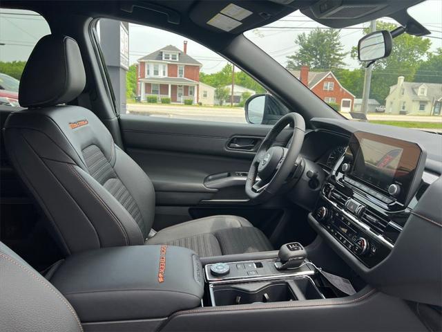 new 2025 Nissan Pathfinder car, priced at $43,678