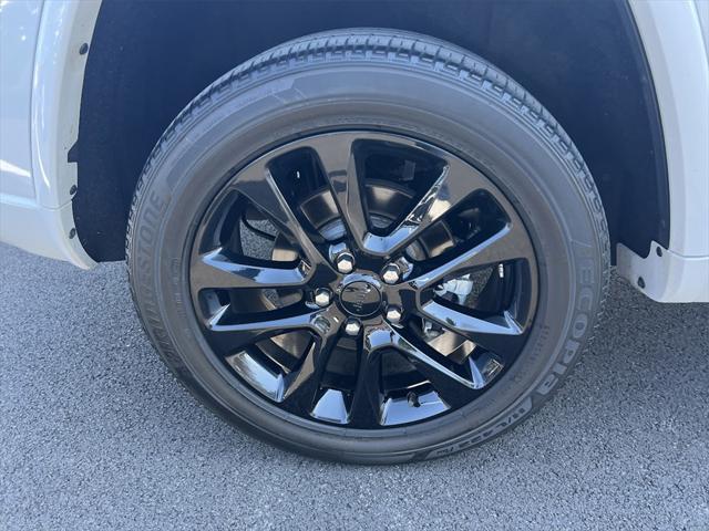 used 2022 Jeep Grand Cherokee car, priced at $28,488