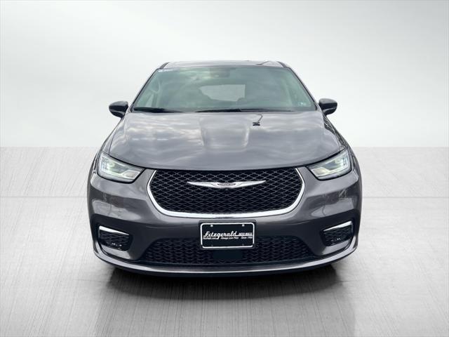 used 2022 Chrysler Pacifica Hybrid car, priced at $24,388