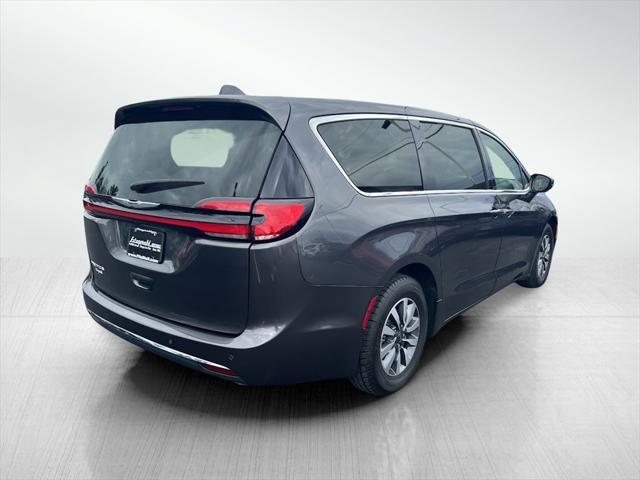 used 2022 Chrysler Pacifica Hybrid car, priced at $24,388