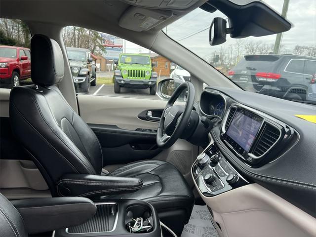 used 2022 Chrysler Pacifica Hybrid car, priced at $24,388