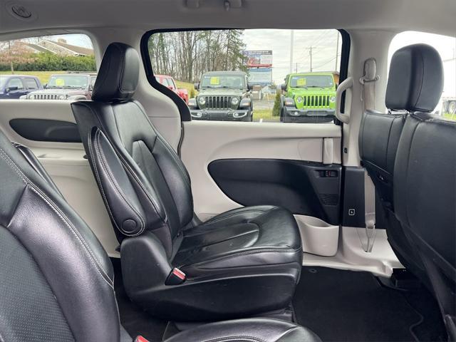 used 2022 Chrysler Pacifica Hybrid car, priced at $24,388
