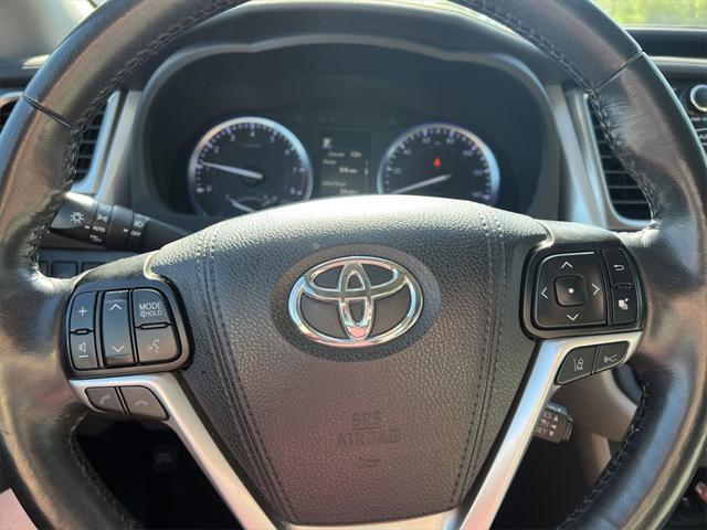used 2019 Toyota Highlander car, priced at $29,888