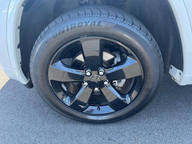 used 2015 Jeep Grand Cherokee car, priced at $13,488