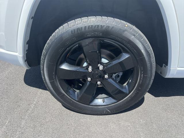 used 2015 Jeep Grand Cherokee car, priced at $13,488