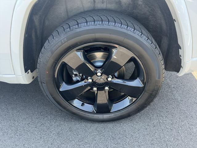 used 2015 Jeep Grand Cherokee car, priced at $13,488