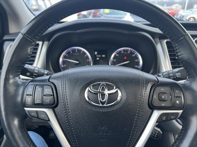 used 2018 Toyota Highlander car, priced at $27,988