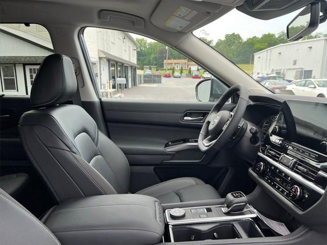 new 2025 Nissan Pathfinder car, priced at $46,697