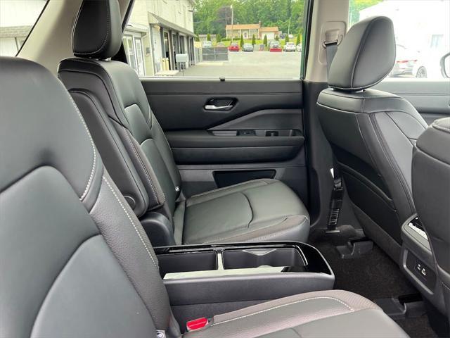 new 2025 Nissan Pathfinder car, priced at $46,697