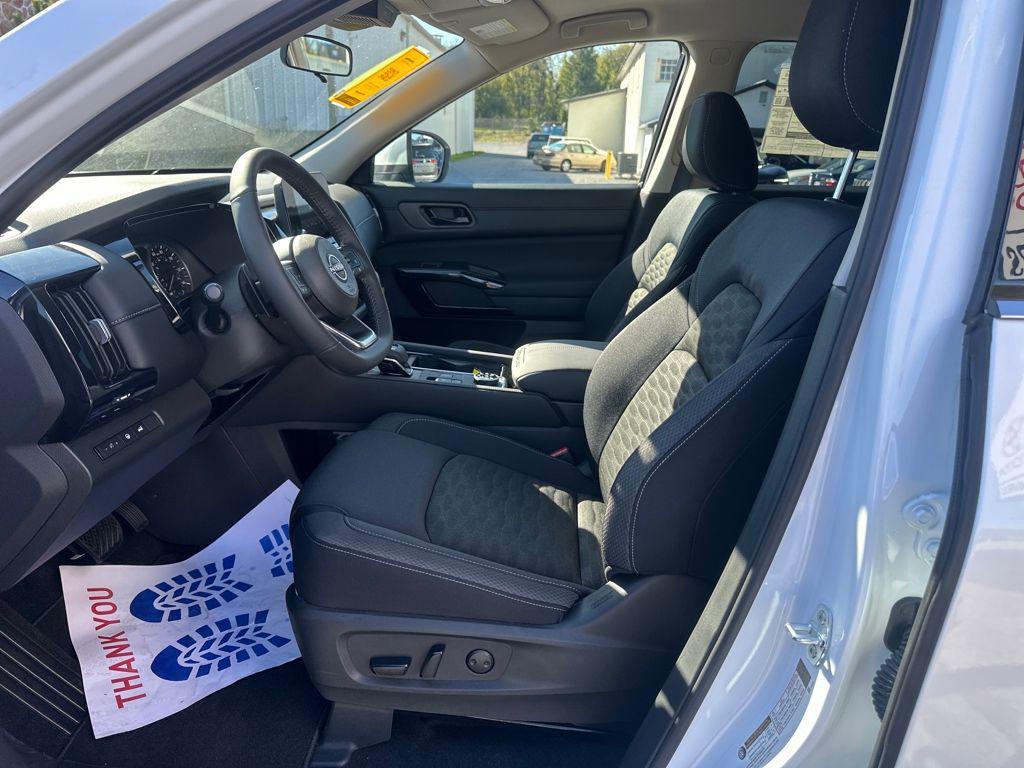 new 2025 Nissan Pathfinder car, priced at $36,769