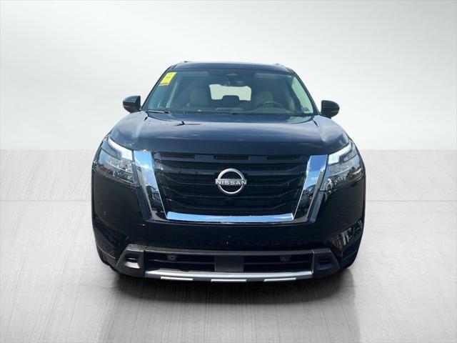 new 2025 Nissan Pathfinder car, priced at $43,657