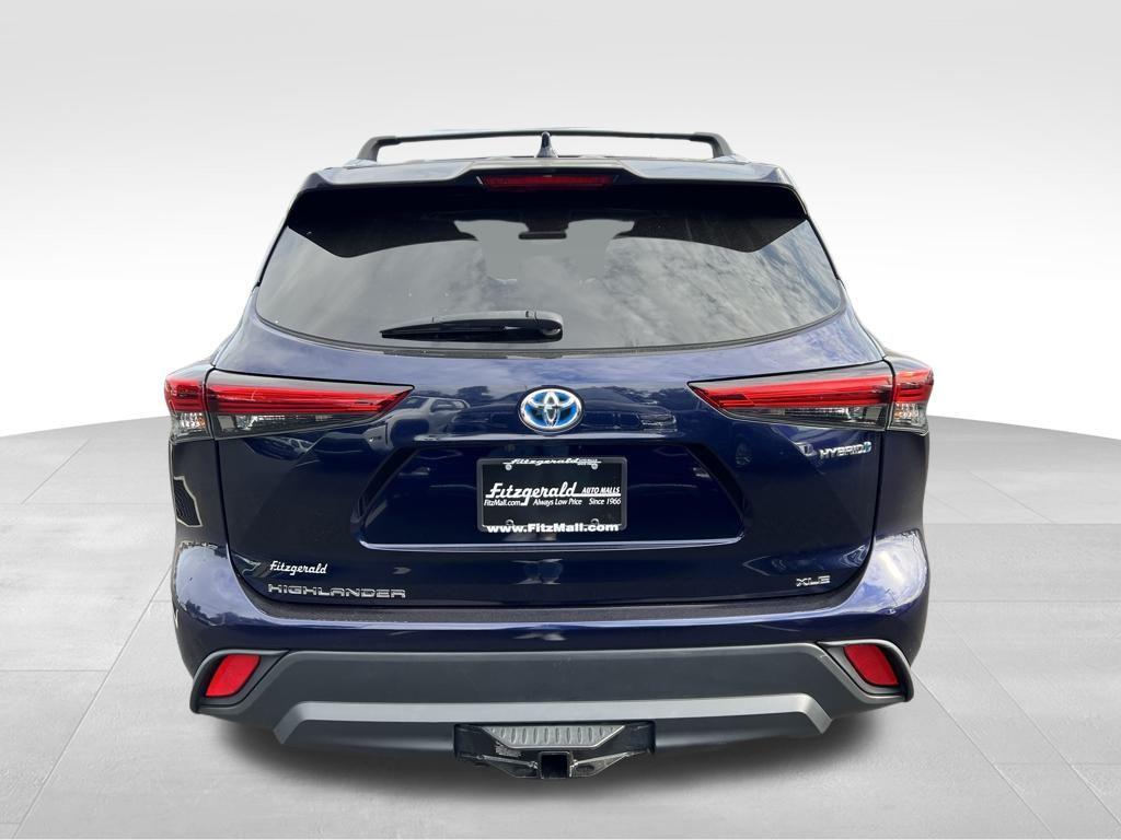 used 2021 Toyota Highlander Hybrid car, priced at $32,988