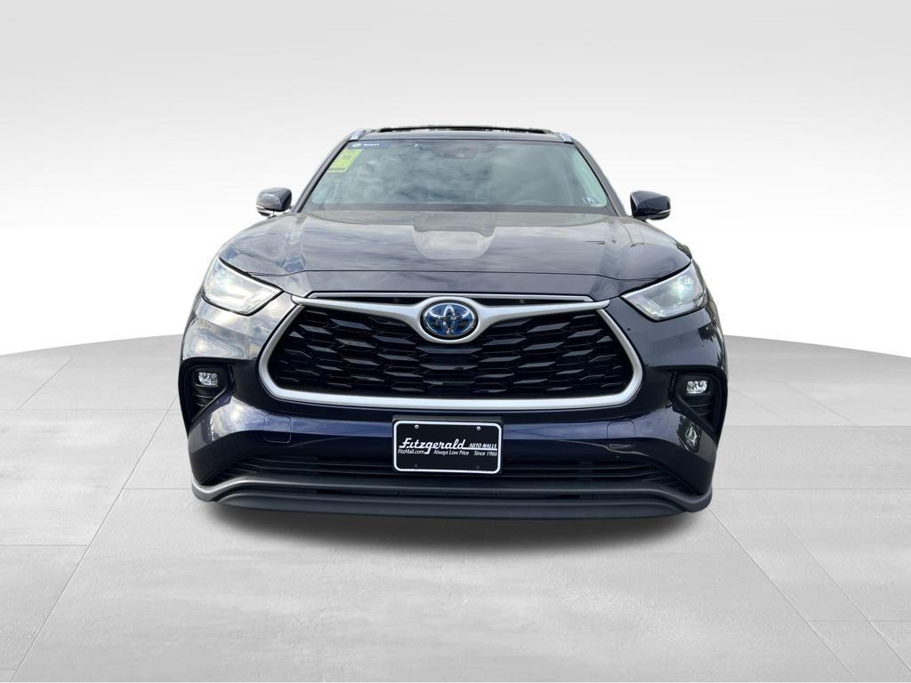 used 2021 Toyota Highlander Hybrid car, priced at $32,988