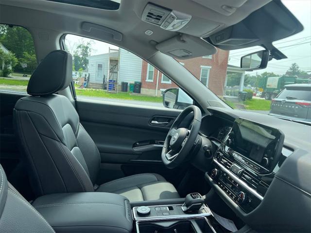 new 2025 Nissan Pathfinder car, priced at $46,732