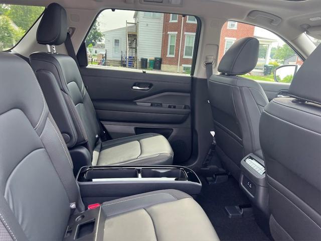 new 2025 Nissan Pathfinder car, priced at $46,732