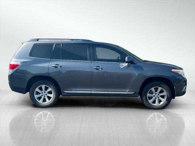 used 2013 Toyota Highlander car, priced at $9,988