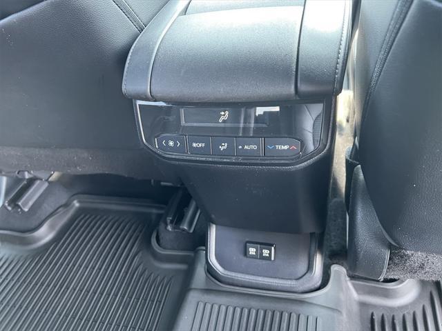 used 2021 Toyota Highlander car, priced at $33,788