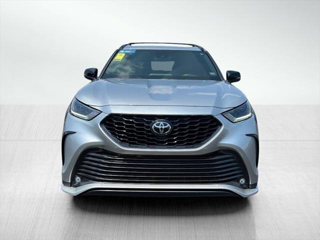 used 2021 Toyota Highlander car, priced at $33,788