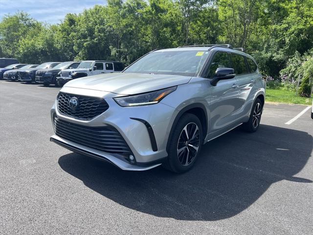 used 2021 Toyota Highlander car, priced at $33,788