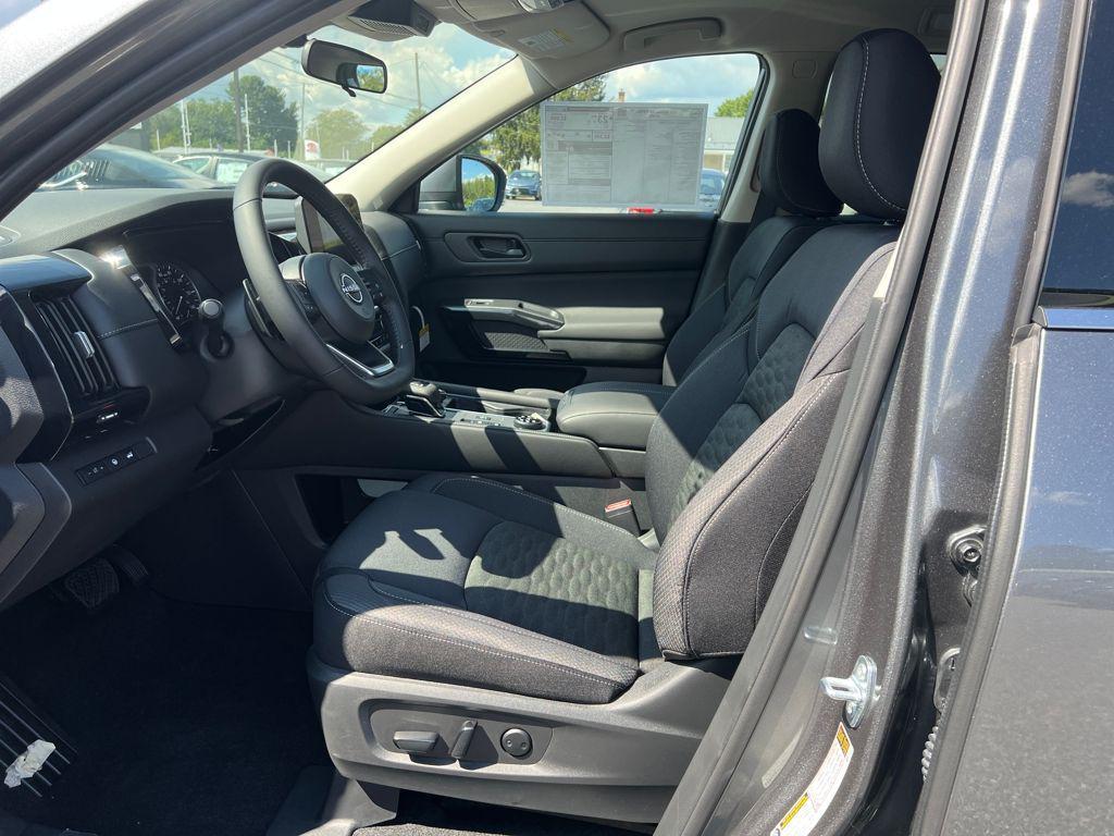 new 2025 Nissan Pathfinder car, priced at $36,365