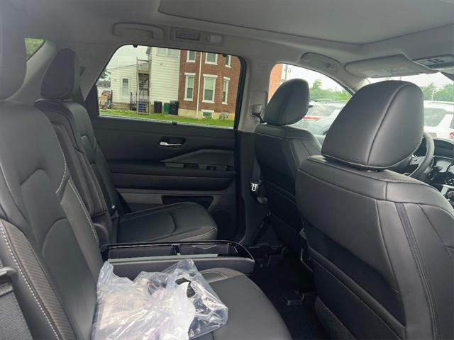 new 2025 Nissan Pathfinder car, priced at $46,697