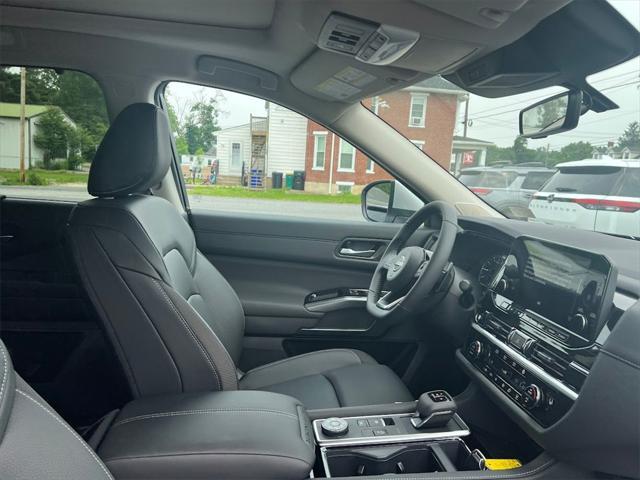 new 2025 Nissan Pathfinder car, priced at $46,697