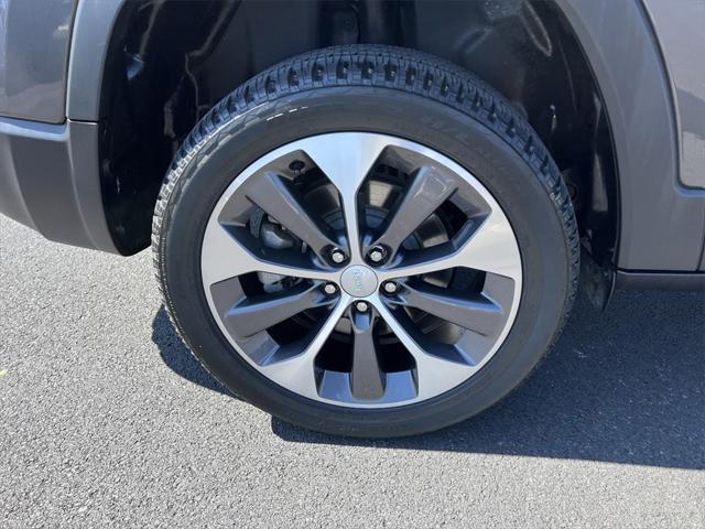 used 2022 Jeep Cherokee car, priced at $27,988