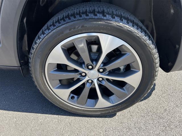 used 2022 Jeep Cherokee car, priced at $27,988