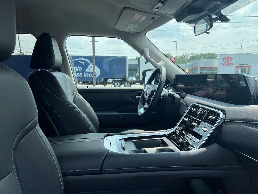 new 2025 Nissan Armada car, priced at $59,770