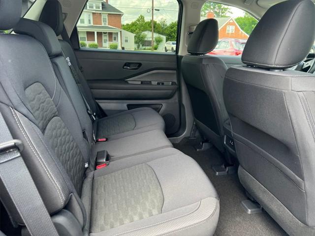 new 2025 Nissan Pathfinder car, priced at $38,002