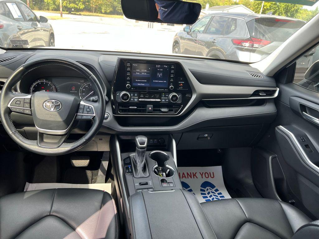 used 2022 Toyota Highlander car, priced at $31,288