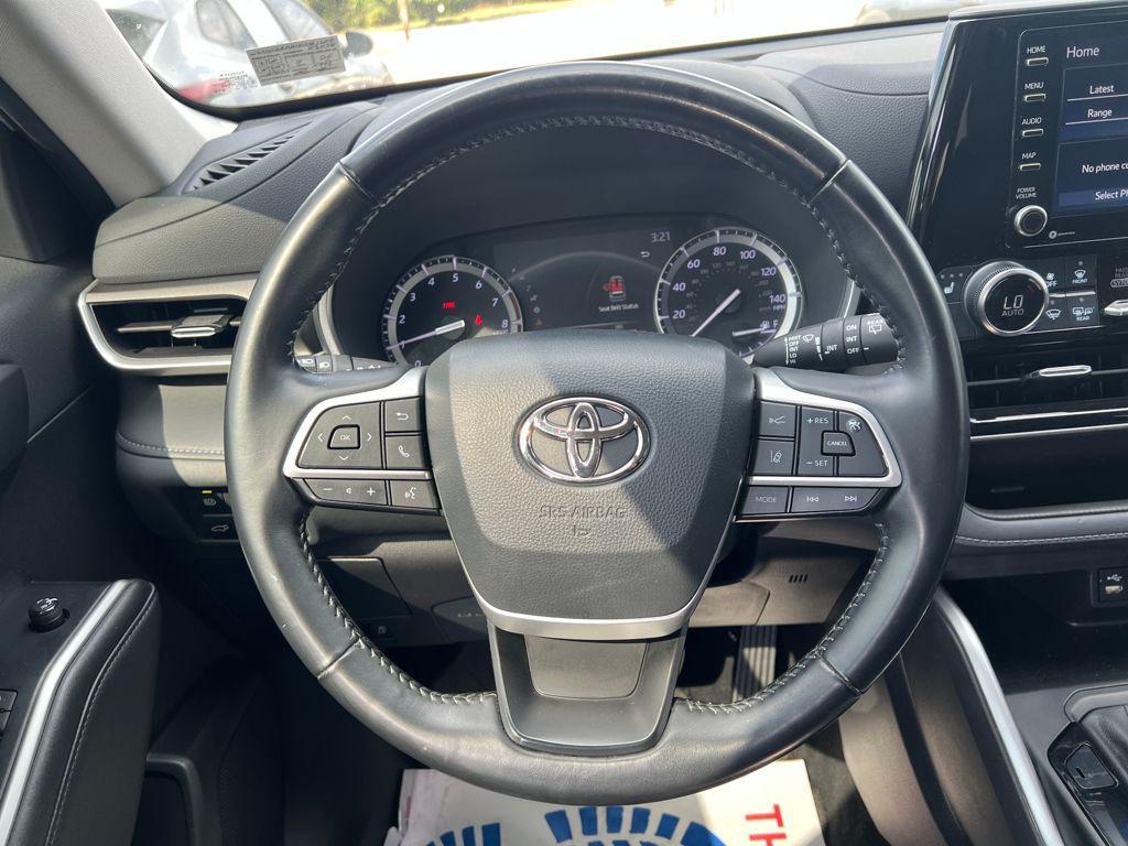 used 2022 Toyota Highlander car, priced at $31,288