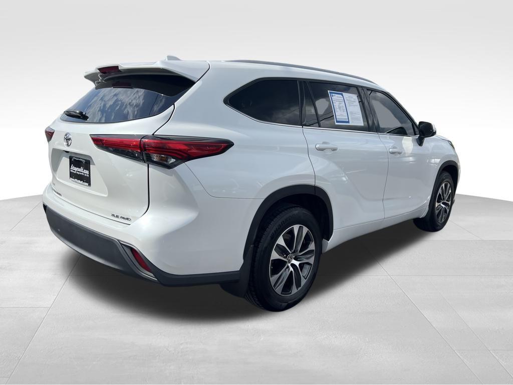 used 2022 Toyota Highlander car, priced at $31,288