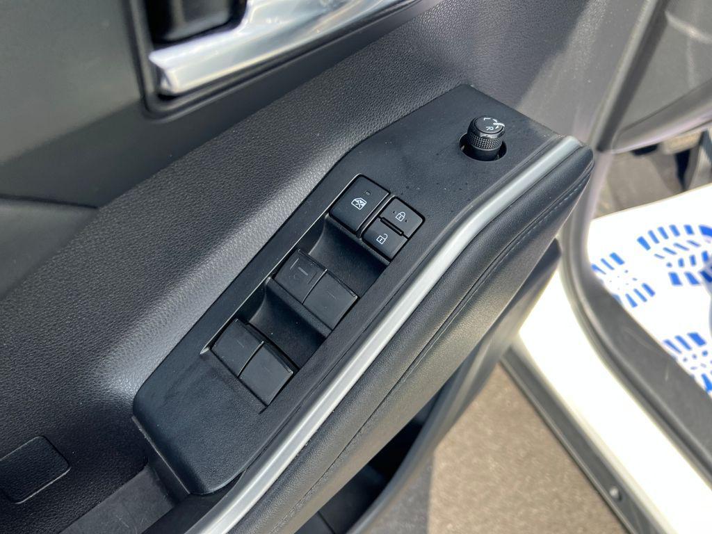 used 2022 Toyota Highlander car, priced at $31,288