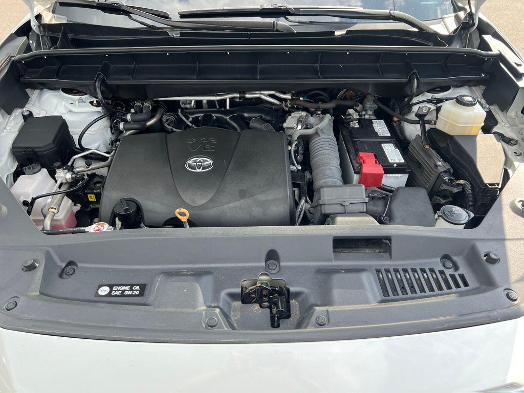 used 2022 Toyota Highlander car, priced at $31,288